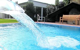 Waldhotel Tannenhaeuschen